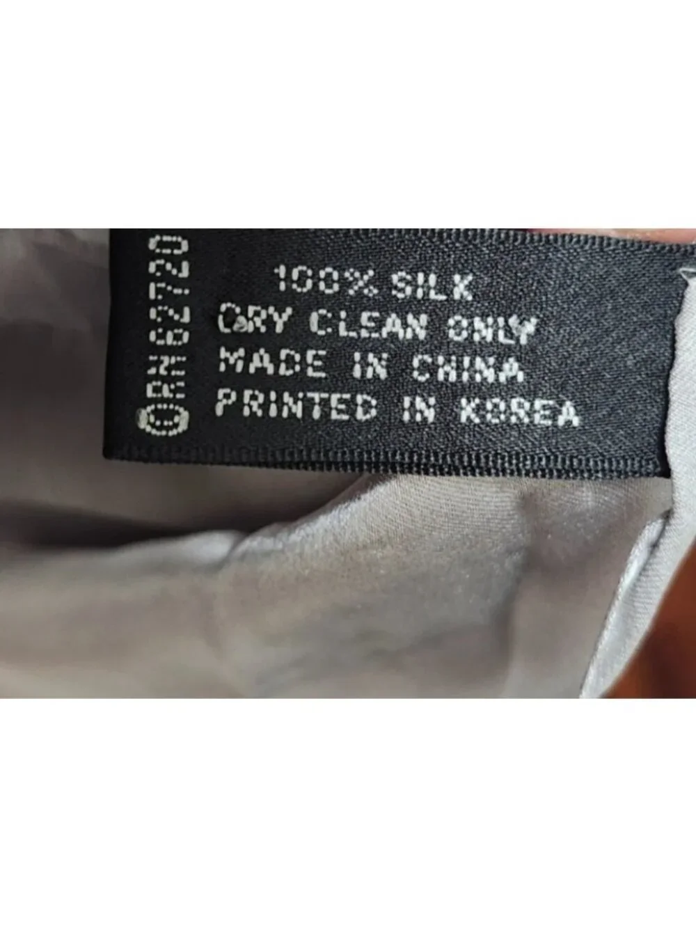 Adrienne Vittadini 100% Silk Scarf 34x34 Gray Tan Geometric Circle Print